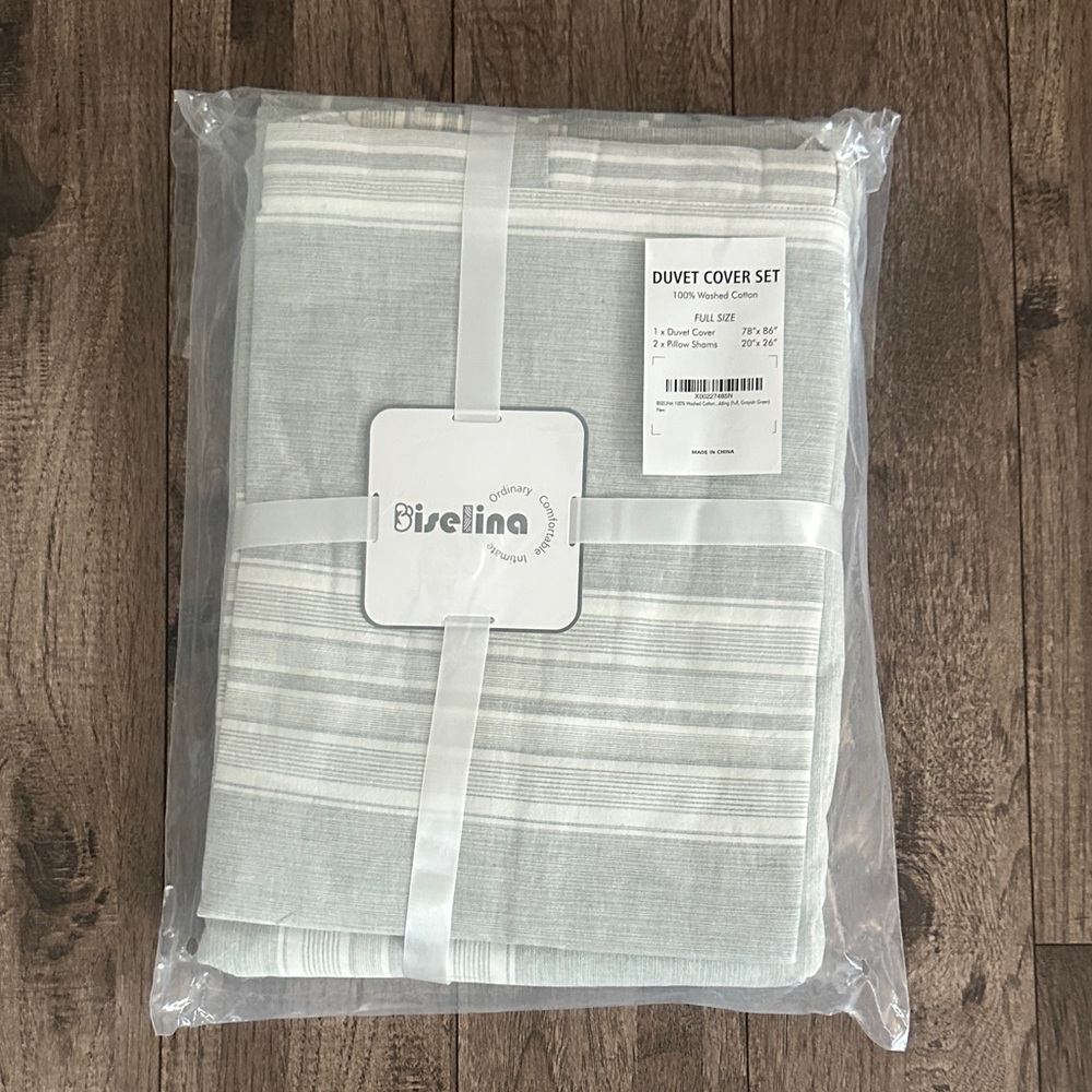 Green-gray Duvet Cover Set Size Full BRAND NEW!